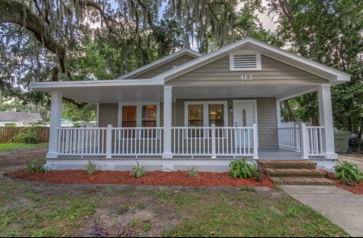 House for rent at 413 Perkins St, Leesburg, FL 34748