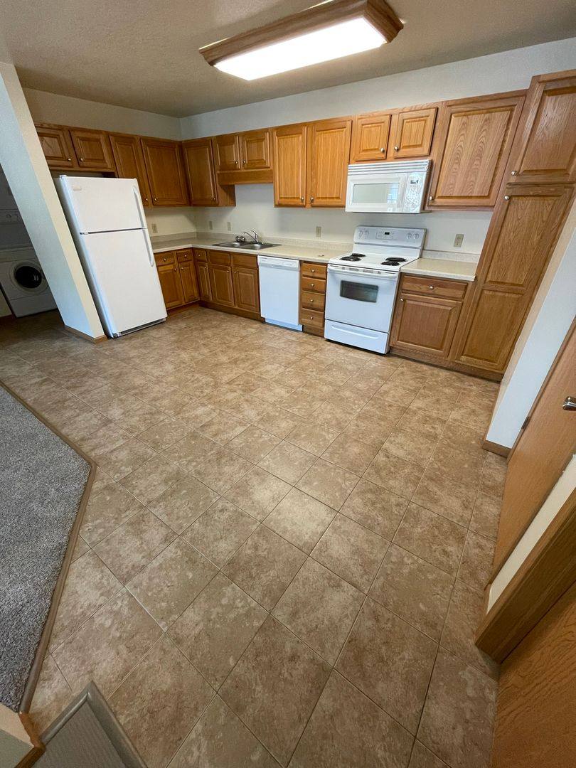 Apartment for rent at 930, 940, 950, 960, 970 Linden Dr, Holmen, WI 54636