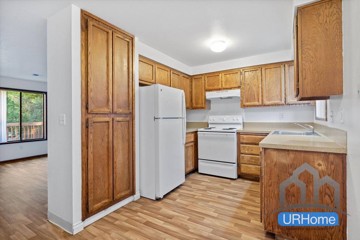 Apartment for rent at 400 SE 169th Ave, Portland, OR 97233