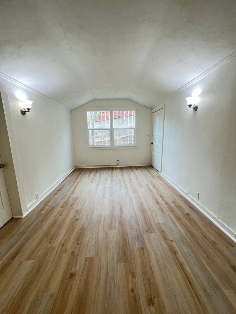 Apartment for rent at 932 E Edgeware Rd, Los Angeles, CA 90026