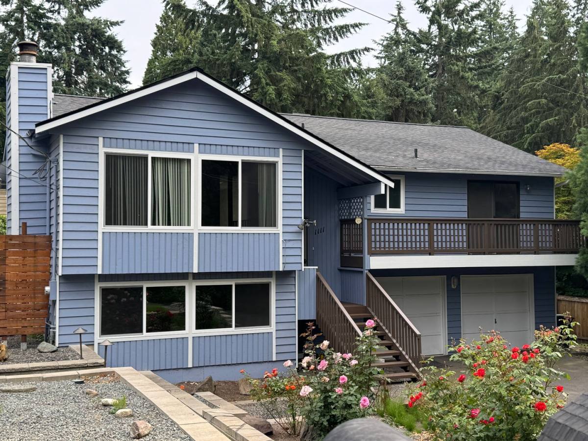 Apartment for rent at 1111 NE 130th St, Seattle, WA 98125