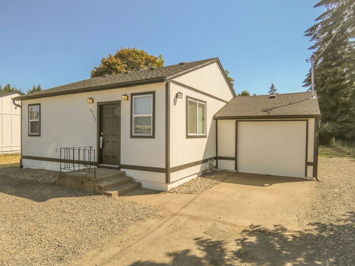 Apartment for rent at 4702 Lancaster Dr NE, Salem, OR 97305