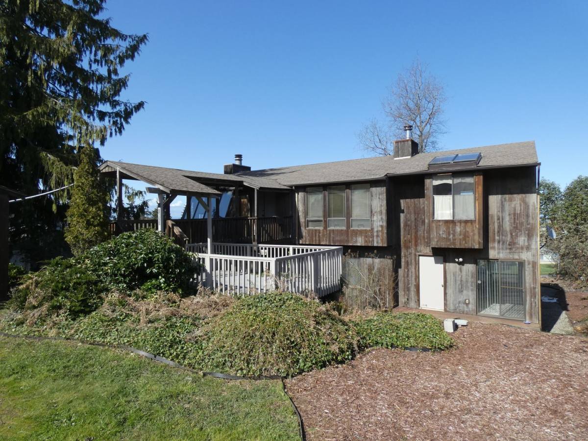 House for rent at 1627 E 5th St, Port Angeles, WA 98362
