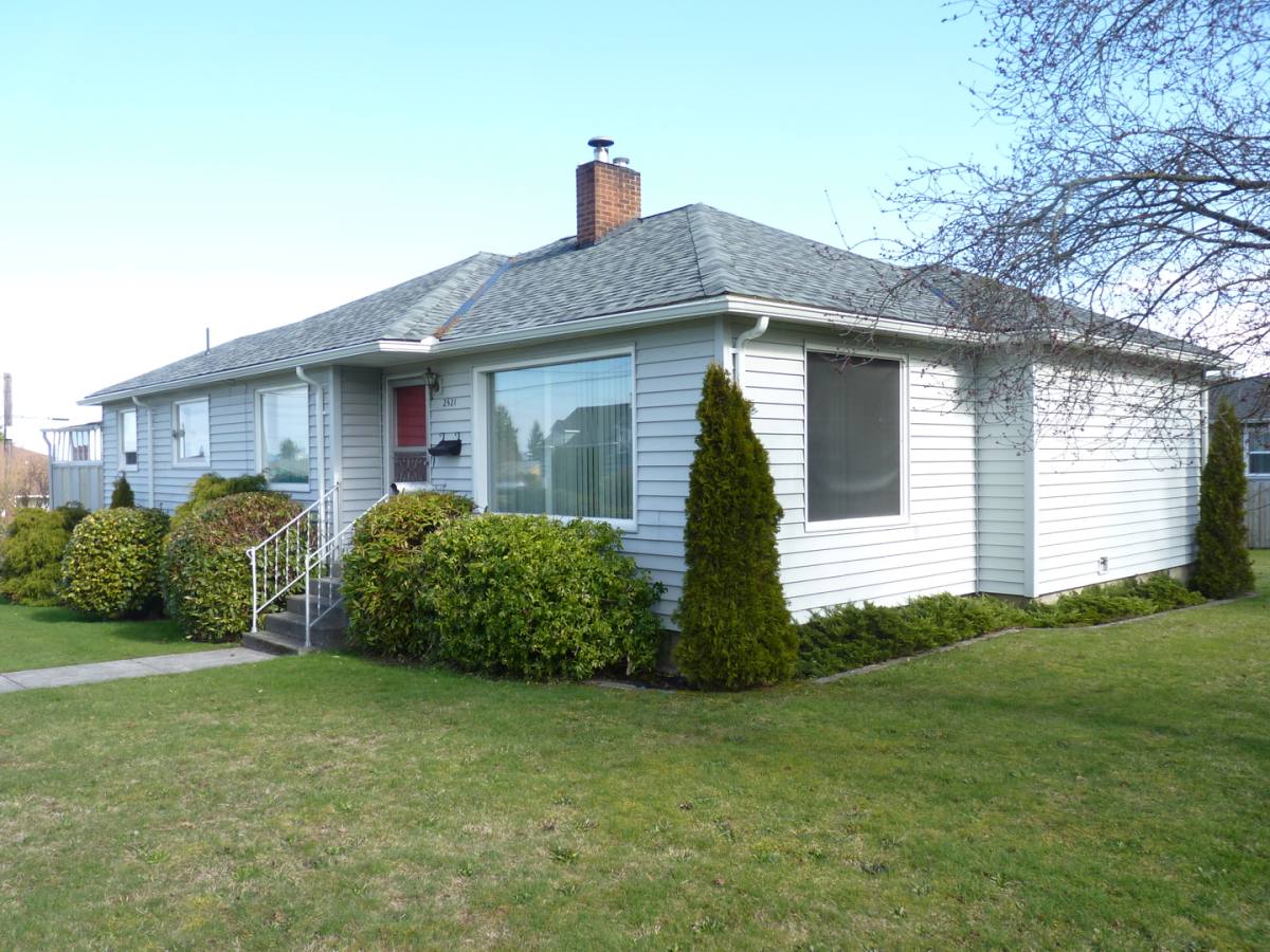 House for rent at 2521 S Laurel St, Port Angeles, WA 98362