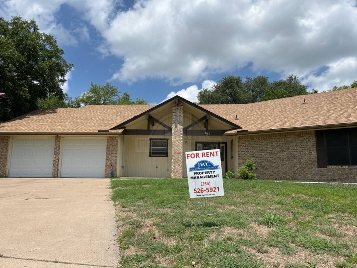 House for rent at 700 Cedar Oaks Lane, Harker Heights, TX 76548