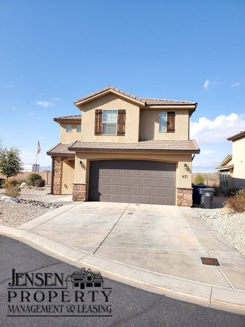 House for rent at 671 N Bluffview Circle, Washington, UT 84780