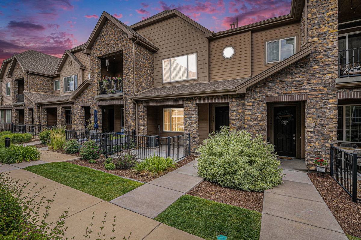 Townhouse for rent at 534 E Dry Creek Place, Littleton, CO 80122