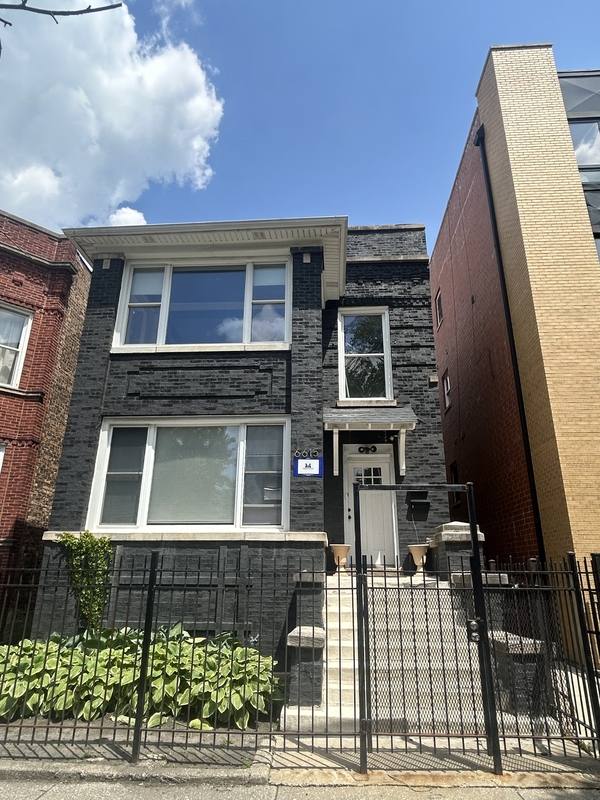 Apartment for rent at 6615 S Ingleside Ave #2, Chicago, IL 60637