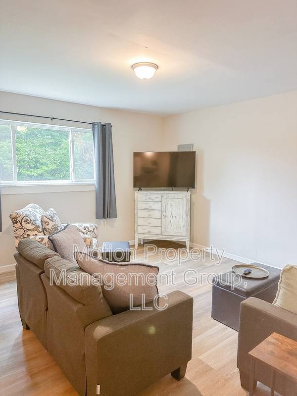 Apartment for rent at 133 W Ridgewood Ave #A, Chattanooga, TN 37415