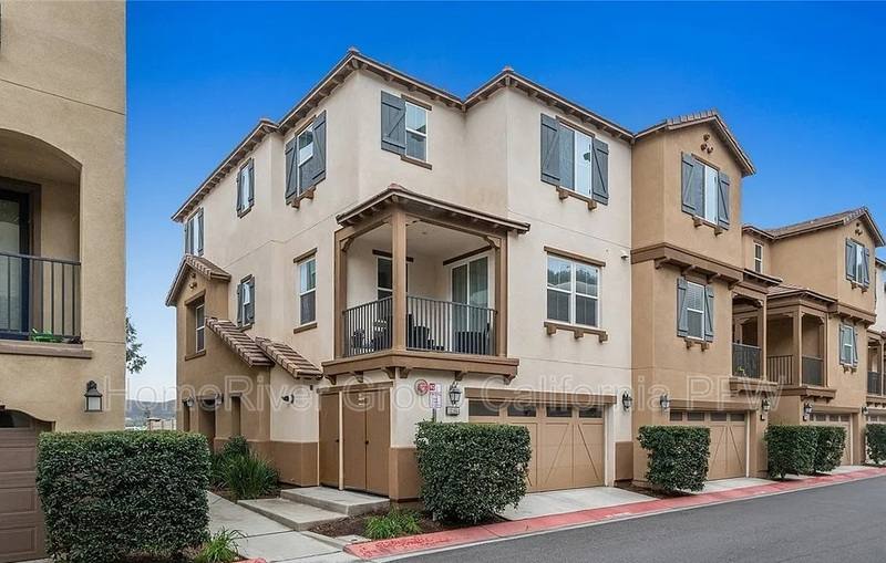 House for rent at 22160 Barrington Way, Santa Clarita, CA 91350