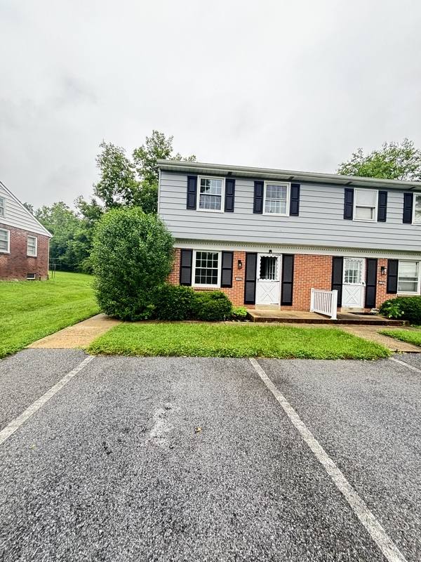 Apartment for rent at 136 Crestmont Ave, Lancaster, PA 17602
