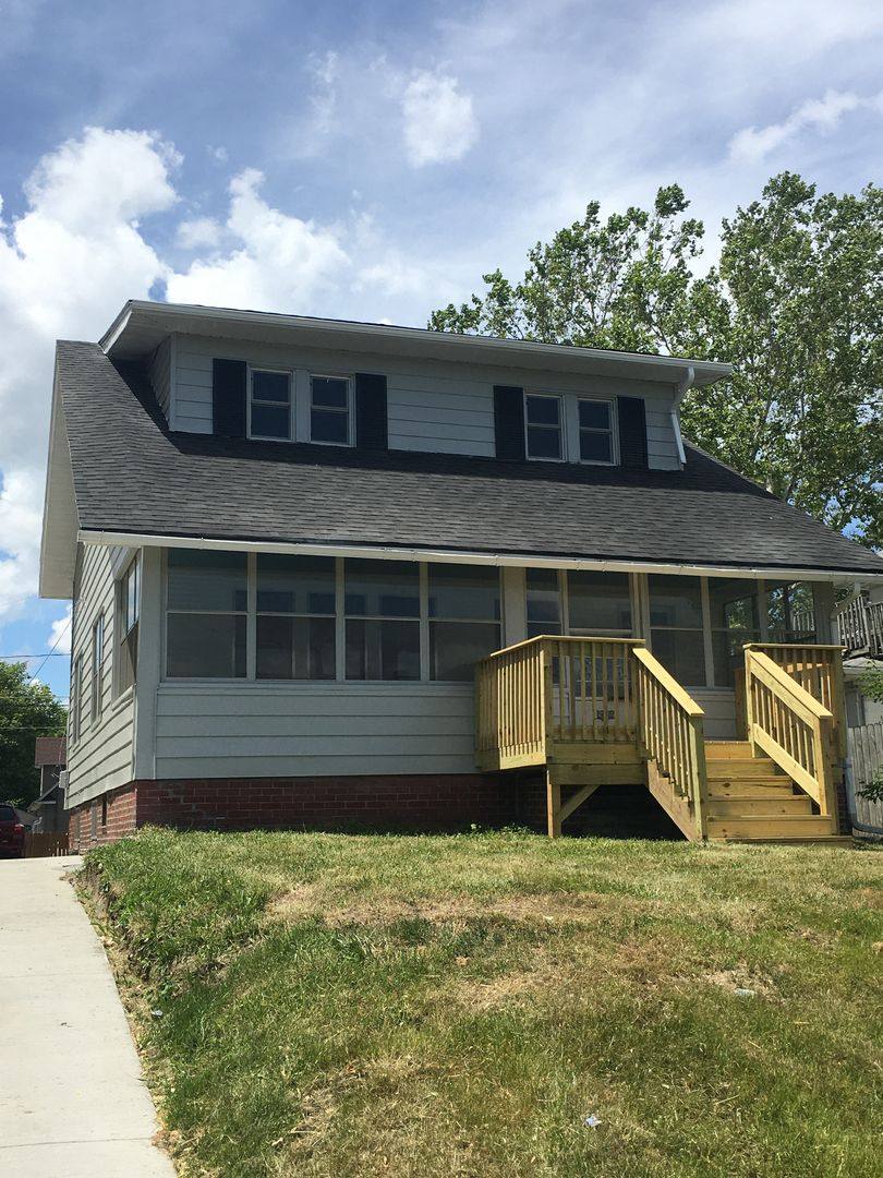 House for rent at 1530 E 14th St, Des Moines, IA 50316