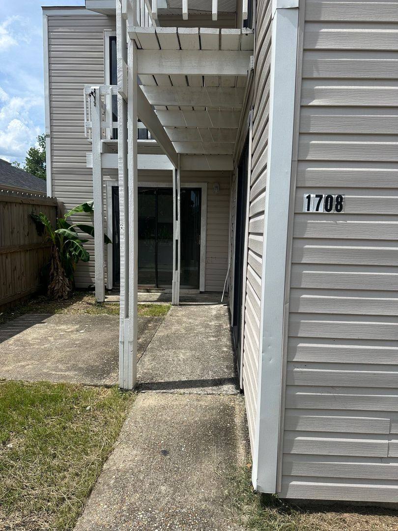 House for rent at 1708 Fox Run Dr, Lake Charles, LA 70605