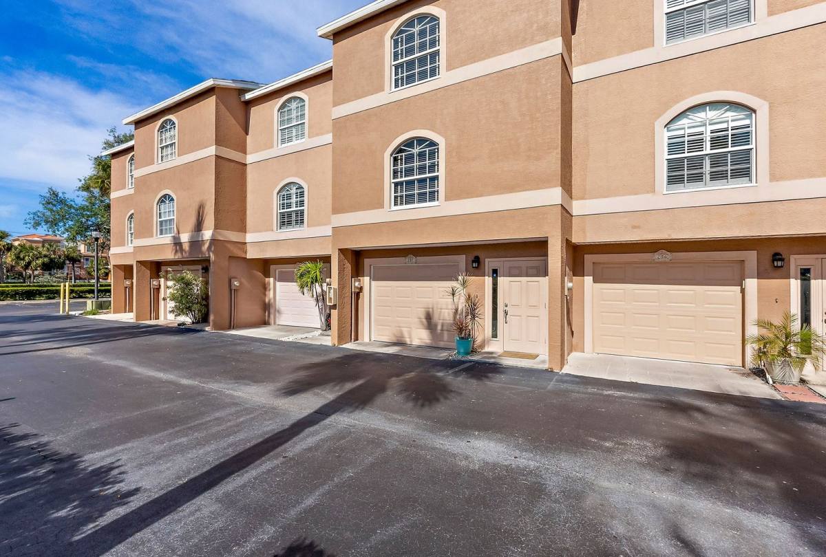 Townhouse for rent at 637 Pinellas Bayway, S, Saint Petersburg, FL 33715