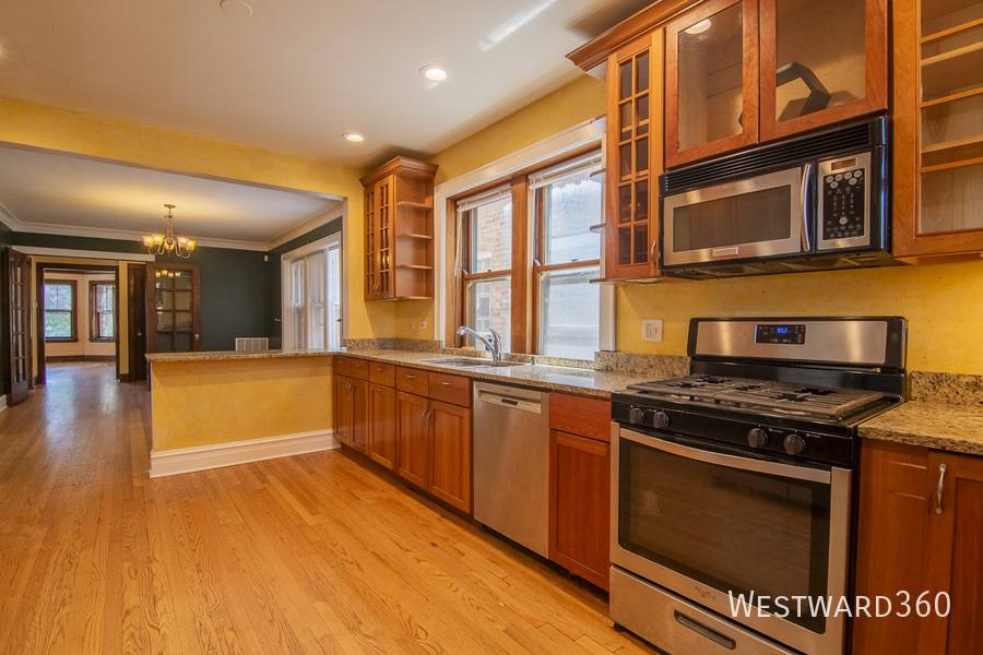 Apartment for rent at 5944 N Artesian Ave #1, Chicago, IL 60659