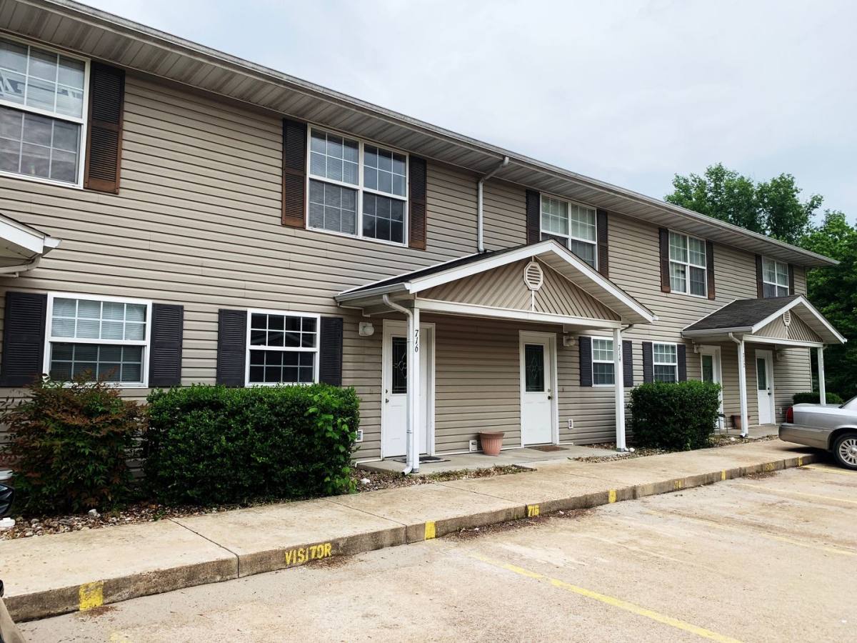 Apartment for rent at 722-732 Hillside Dr, Waynesville, MO 65583