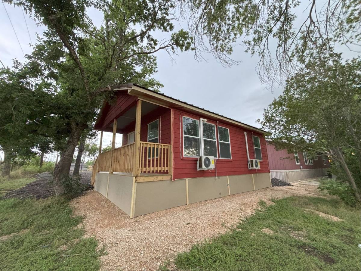 104 Picasso Dr, San Marcos, TX 78666