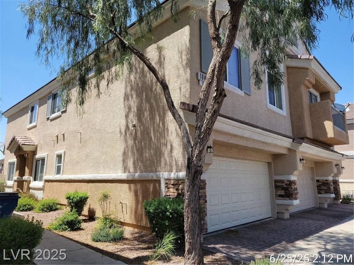 Townhouse for rent at 1089 Elation Lane, Henderson, NV 89002
