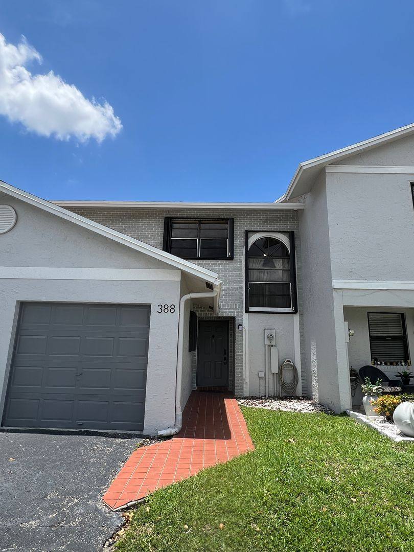 Townhouse for rent at 388 NW 103 Terrace, Hollywood, FL 33026