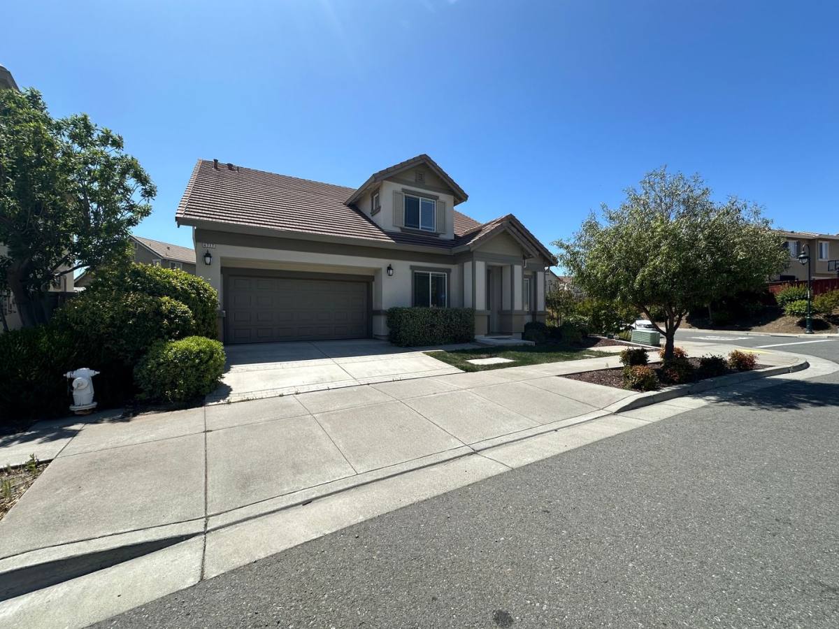 House for rent at 4717 Dartmoor Dr, Fairfield, CA 94534