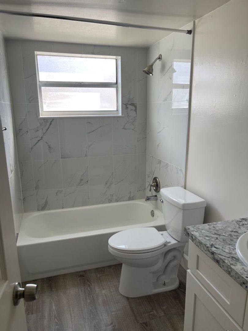 Chateaux, 240-252-260 Alemeda Dr, Lake Worth, FL 33461 - Apartment for Rent - Image 10