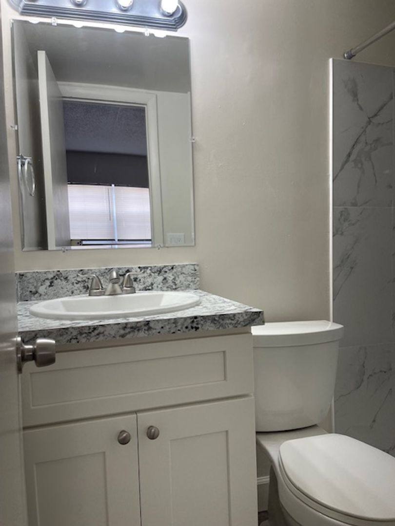 Chateaux, 240-252-260 Alemeda Dr, Lake Worth, FL 33461 - Apartment for Rent - Image 9