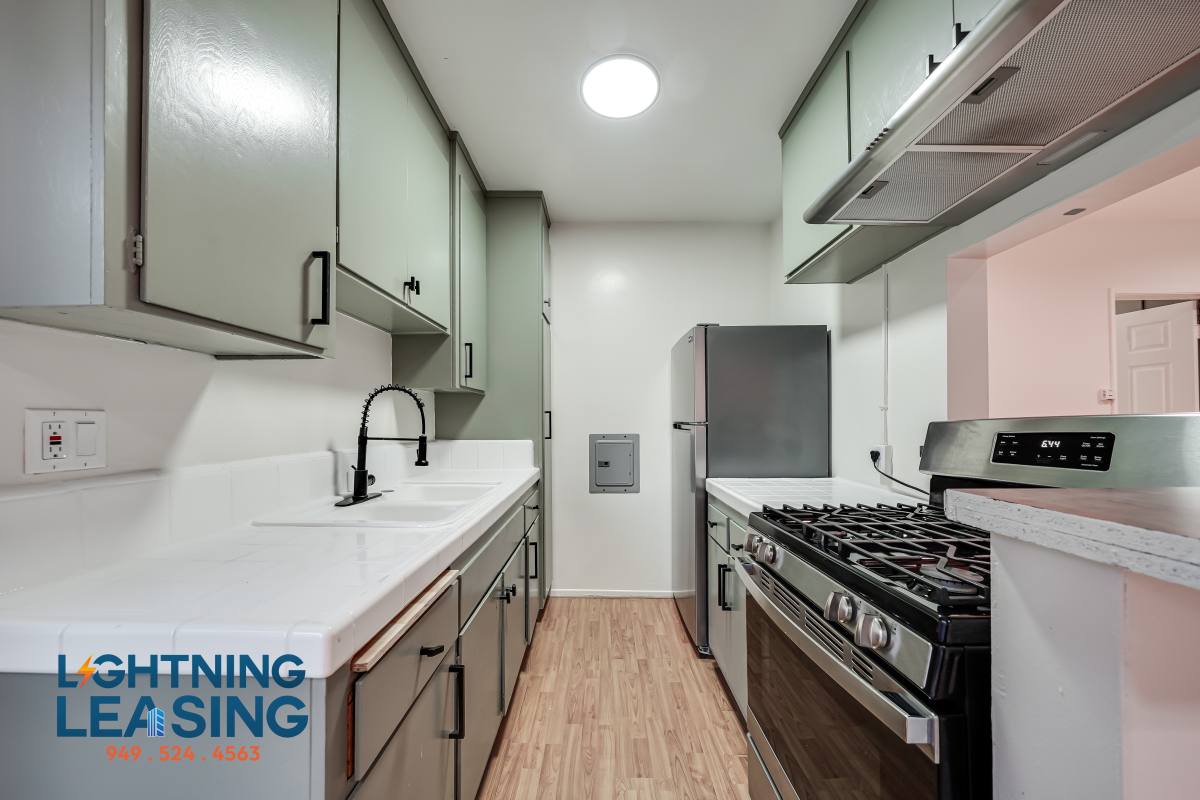 Apartment for rent at 12808 Matteson Ave #7D, Los Angeles, CA 90066