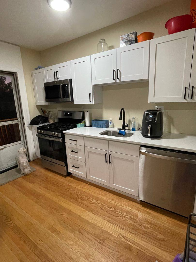 Apartment for rent at 4541-43 W Wellington, Chicago, IL 60641