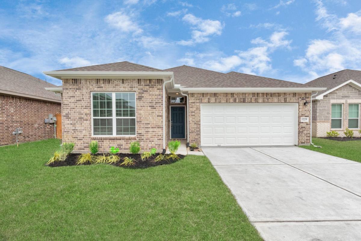 House for rent at 10638 Cascade Creek Dr, Rosharon, TX 77583