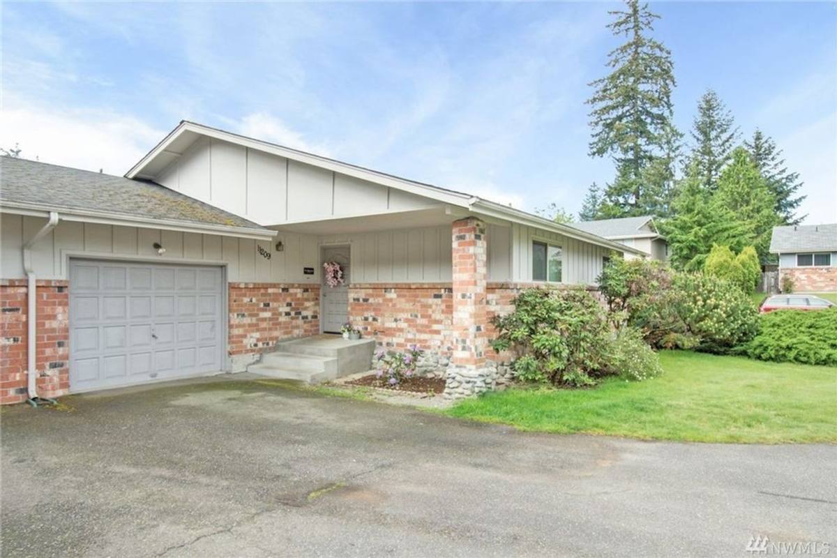 House for rent at 11209 126th Ave Court E, Puyallup, WA 98374
