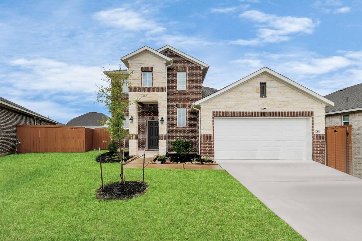 House for rent at 10530 Moon Valley Lane, Rosharon, TX 77583