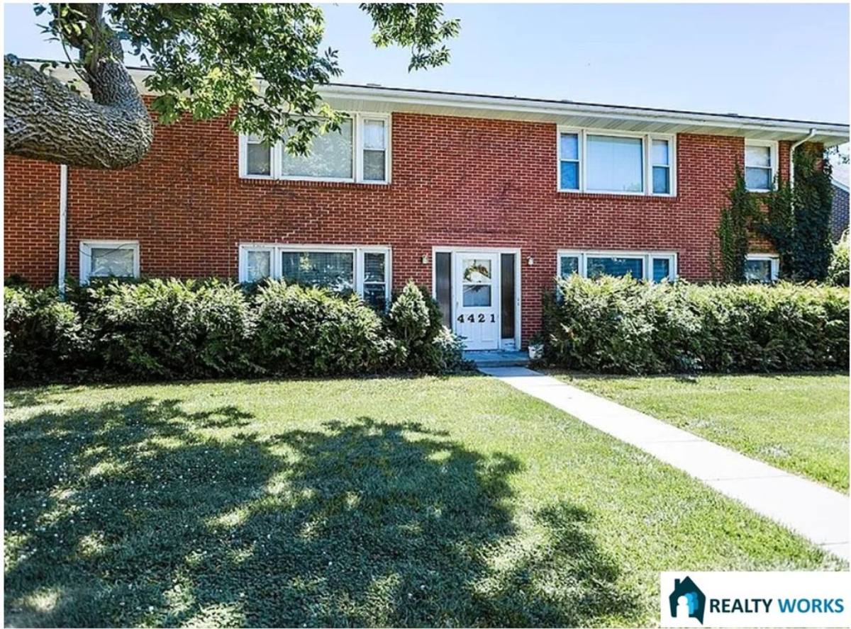 Apartment for rent at 4421 Calvert St, Lincoln, NE 68506