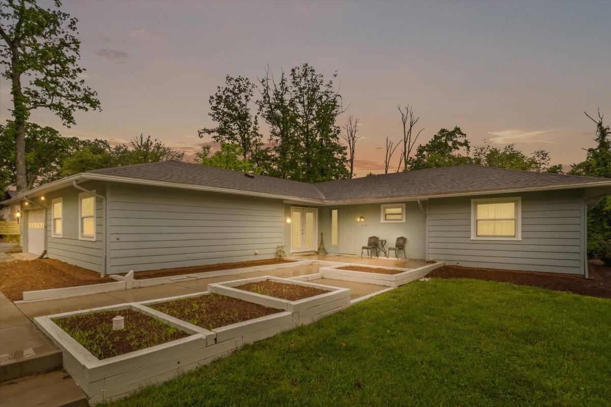 House for rent at 801 2nd St, Herndon, VA 20170