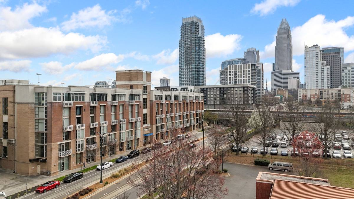 Apartment for rent at 710 W Trade St, Charlotte, NC 28202
