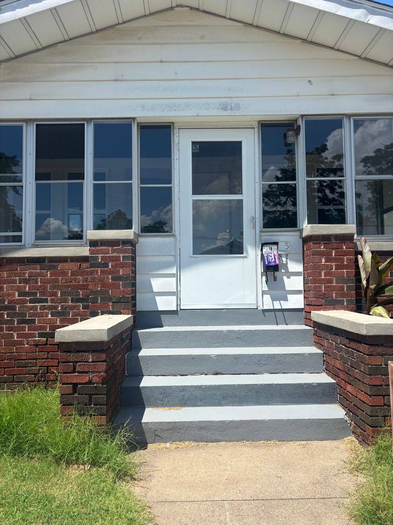 House for rent at 675 E Penning Ave, Wood River, IL 62095