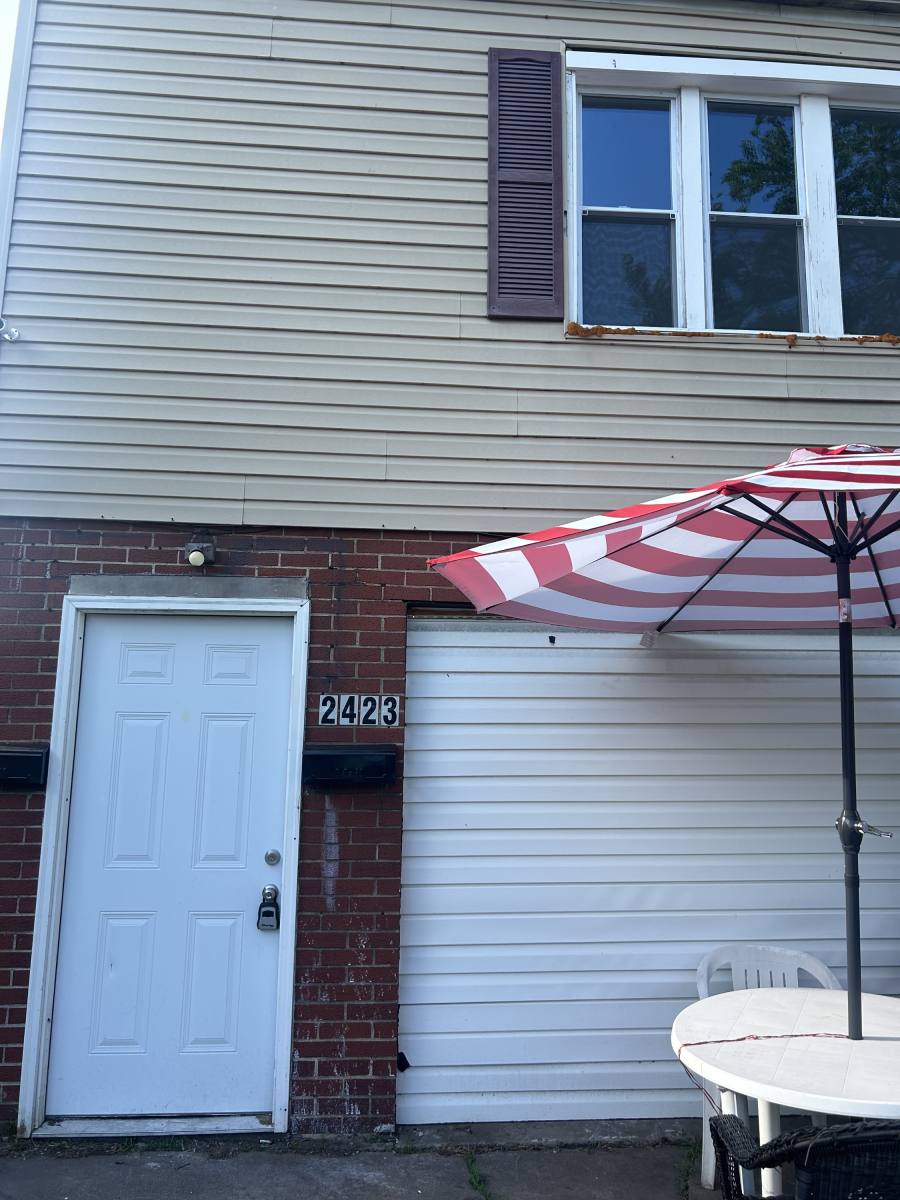 Apartment for rent at 2423 Lincoln Ave #2, Granite City, IL 62040
