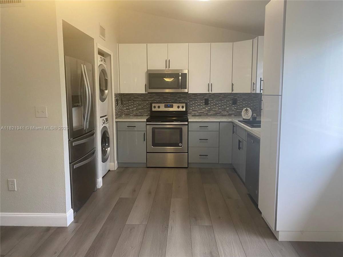 House for rent at 17362 NW 74th Ave, Hialeah, FL 33015
