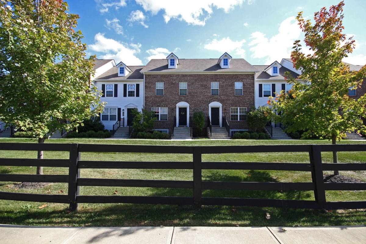 Townhouse for rent at 7438 Grand Bahama Dr, Columbus, OH 43085