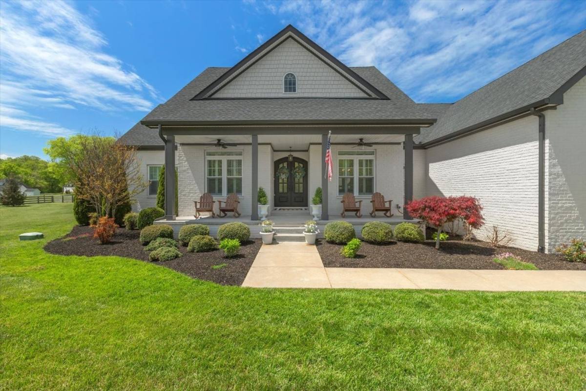 House for rent at 427 Carters Creek Pk, Columbia, TN 38401