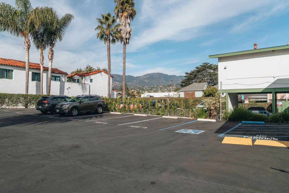 Apartment for rent at 320 W Canon Perdido St, Santa Barbara, CA 93101