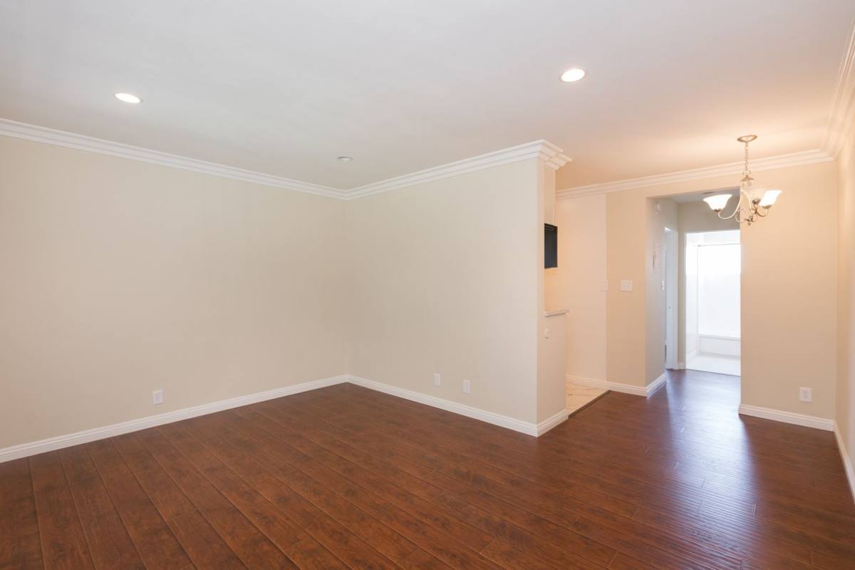 Apartment for rent at 14024 Oxnard St, Van Nuys, CA 91401