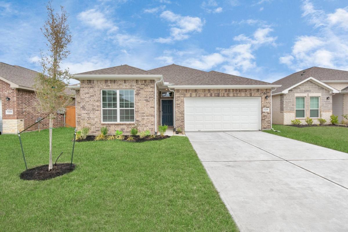 House for rent at 1210 Scarlet Creek Dr, Rosharon, TX 77583