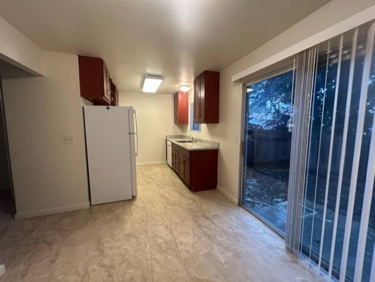 Apartment for rent at 423 Bartlett Ave, Hayward, CA 94541