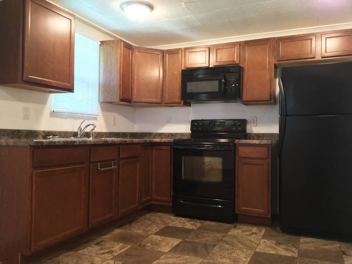532 12th St SE, Minot, ND 58701