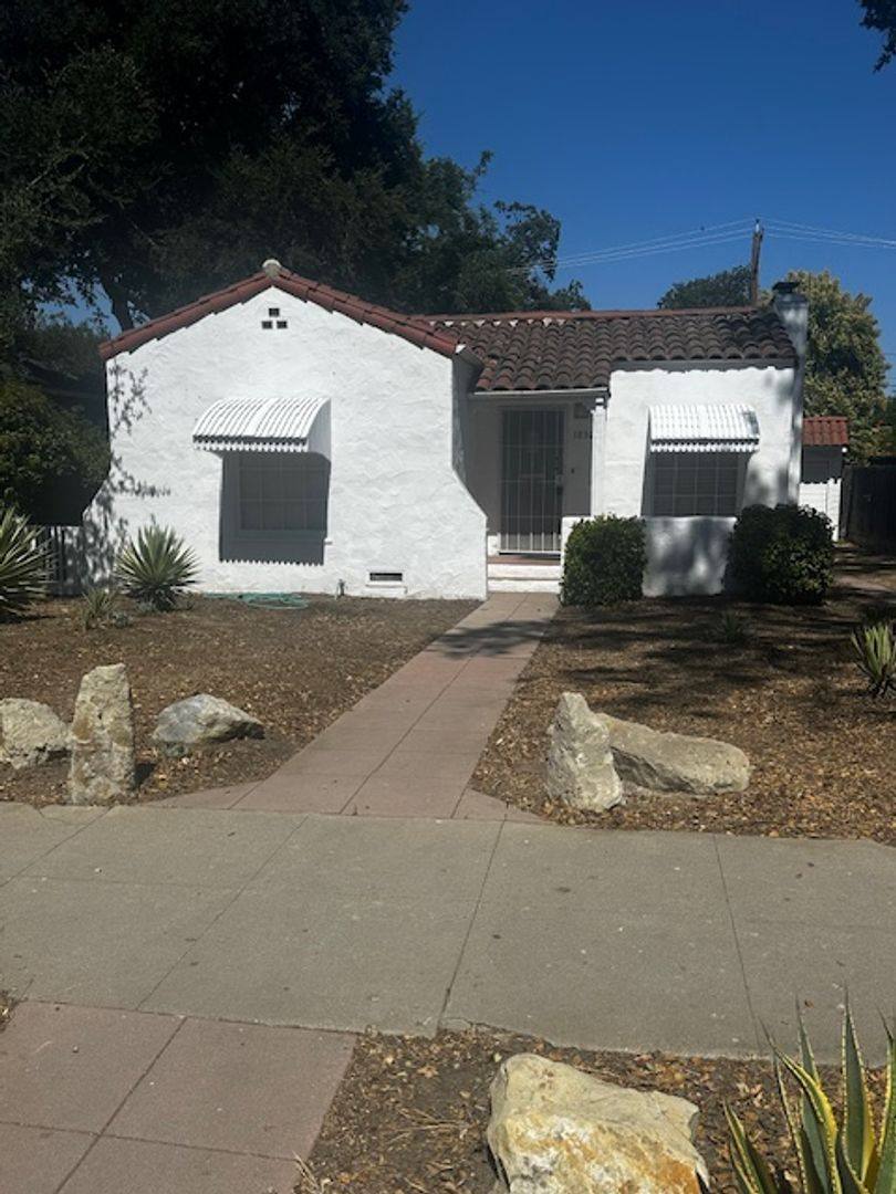 House for rent at 1830 Oak St, Paso Robles, CA 93446