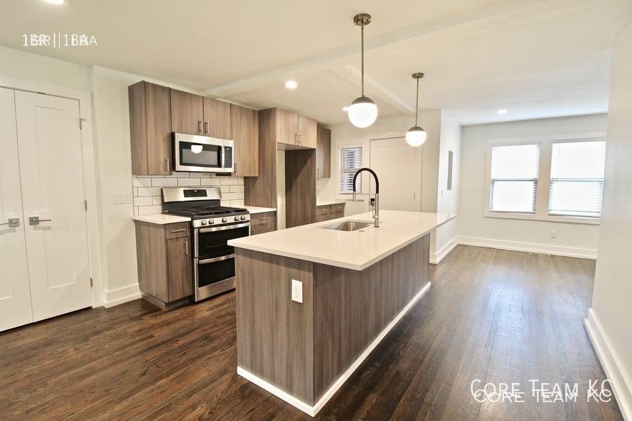 Apartment for rent at 4319 Roanoke Parkway #1S, Kansas City, MO 64111