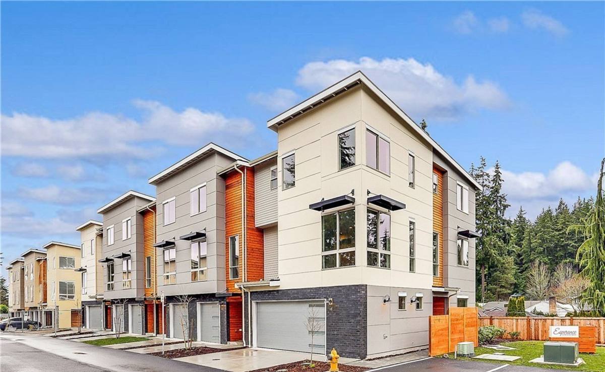Townhouse for rent at 7628 222nd St SW, Edmonds, WA 98026