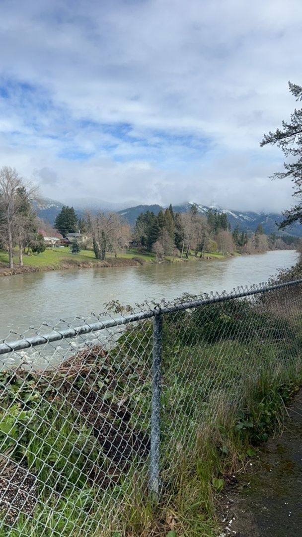 Apartment for rent at 1878 Rogue River Highway 1, 2, 3, 4, 5, 6 #8, Grants Pass, OR 97527