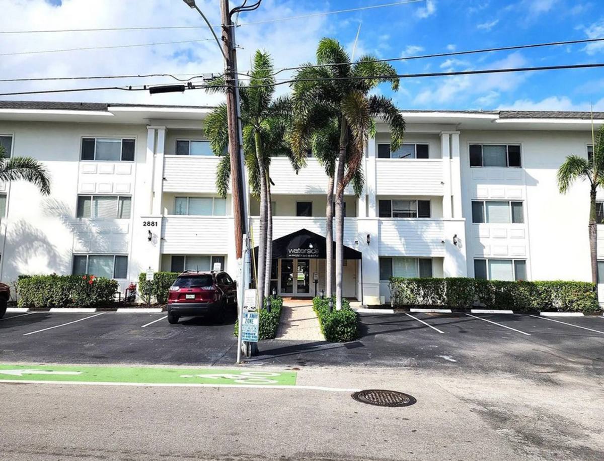 Apartment for rent at 2881 NE 32 St, Fort Lauderdale, FL 33306