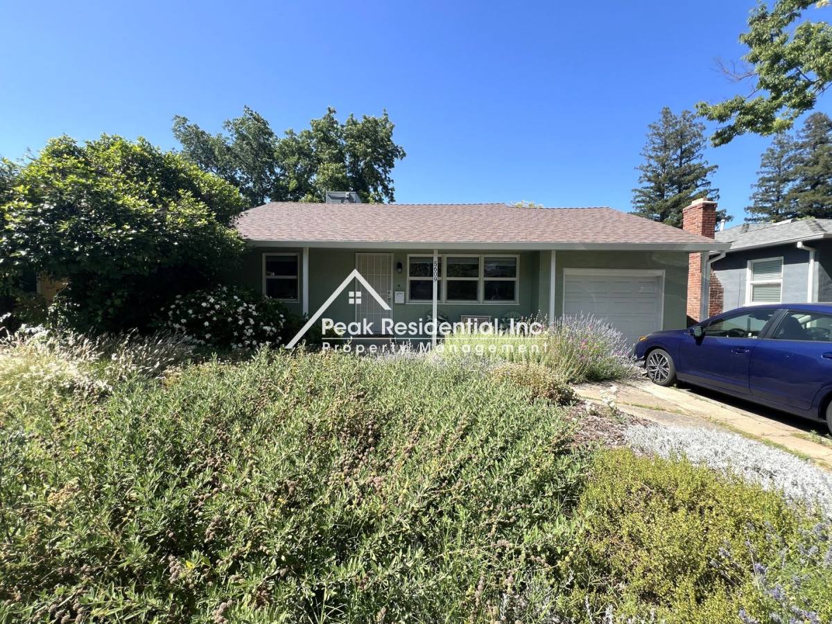 House for rent at 5609 V St, Sacramento, CA 95817